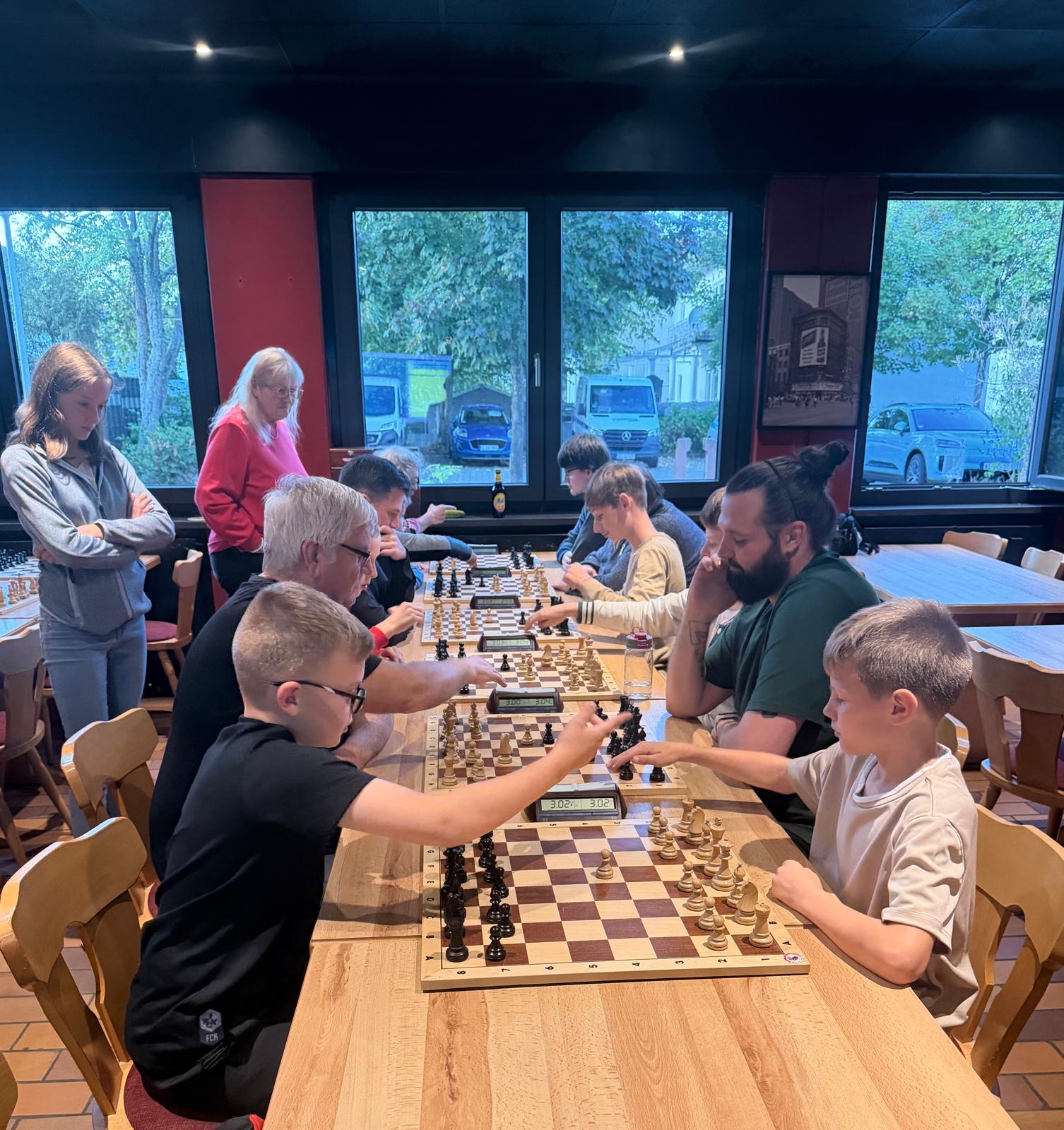 Roland Geibel gewinnt Oktober Blitz-Turnier des SC Mackenbach